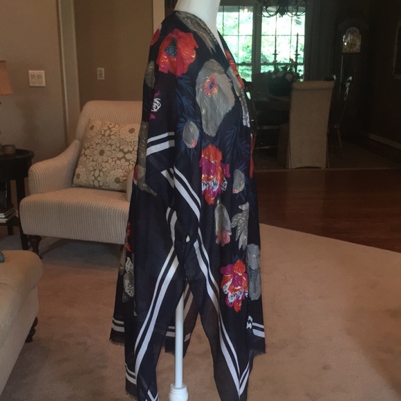 Woven Heart Floral Kimono - Picture 6 of 13